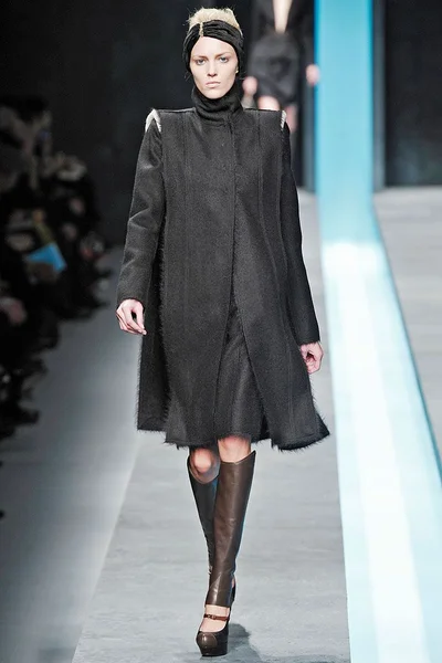 Look 1